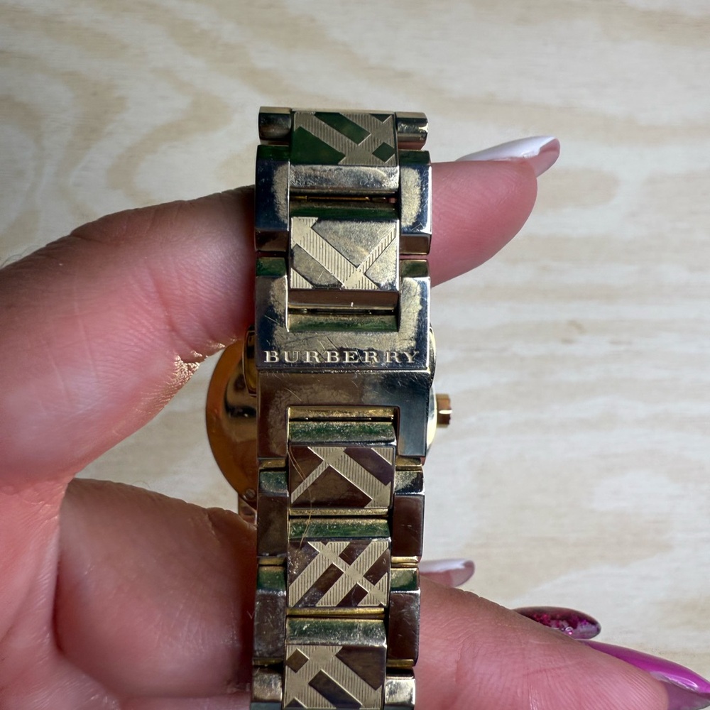 Burberry Gold and Silver Watch| Used - Picture 7 of 13